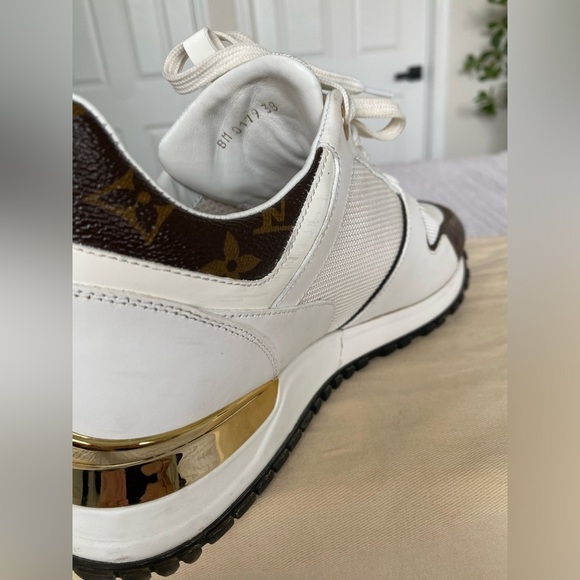 Louis Vuitton Run Away White and Brown Monogram Sneakers Size 38 Trainers - Picture 13 of 17